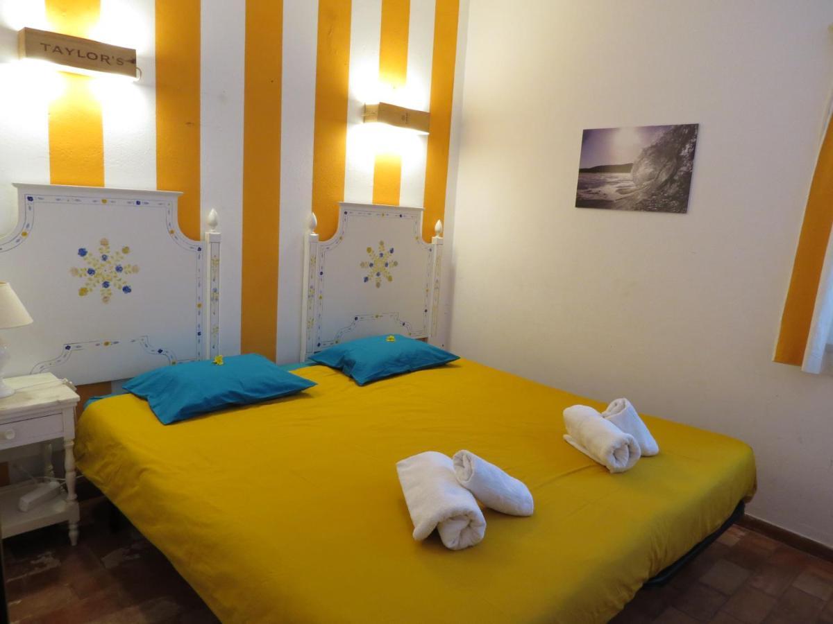 Jho'La Surf Camp Hostel Praia Da Luz Exterior photo